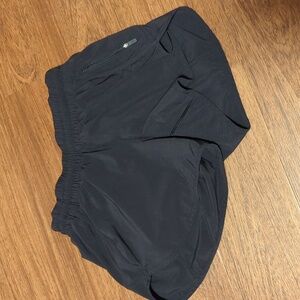Lululemon Tracker V Short 4 In Size 8